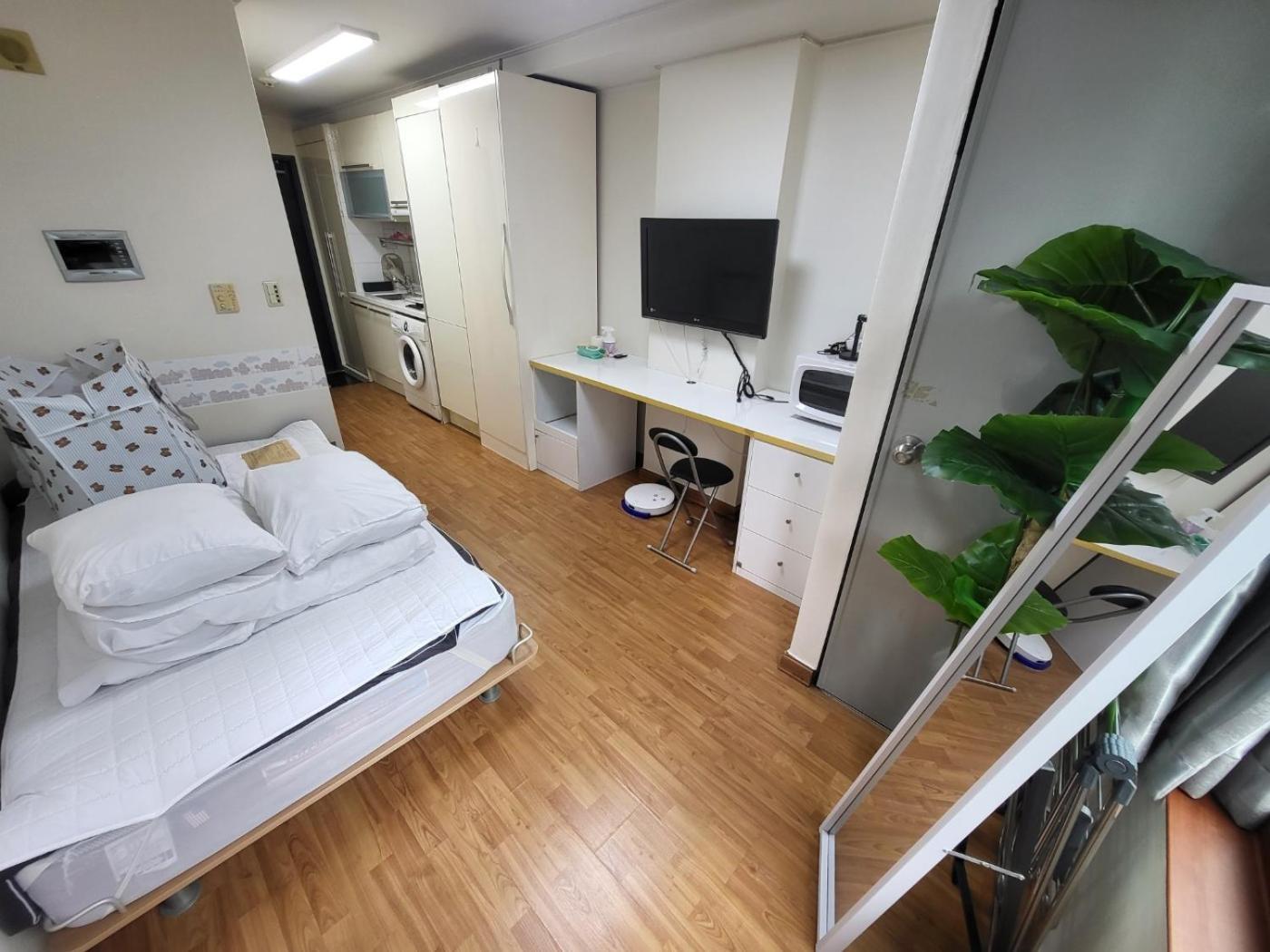 2-2710 #gangnam Stn, 5-min #yeoksam Stn, 3-min #ott #concierge Gangnam Managed *
